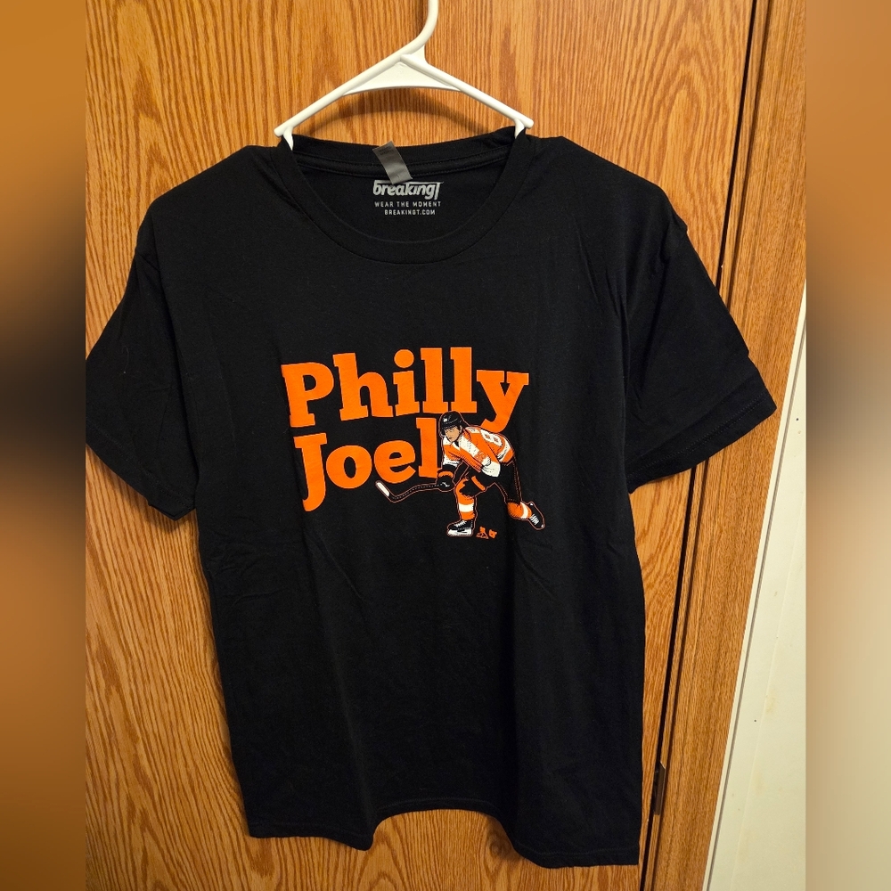 Breaking T Philadelphia Flyers Joel Farabee Shirt Medium Men's NWOT NHL